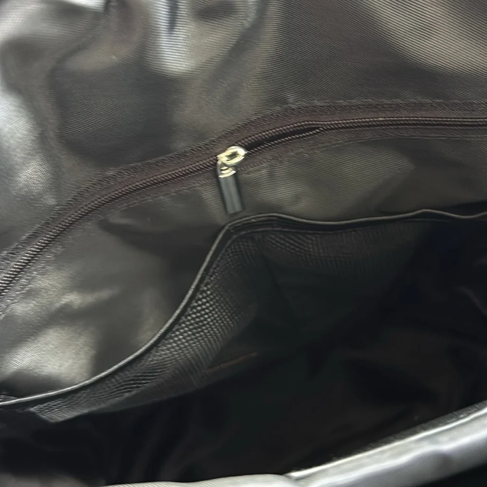 Bearpaw Puffer Flap Top Snap & bungee pull,side zip pockets,padded laptop sleeve